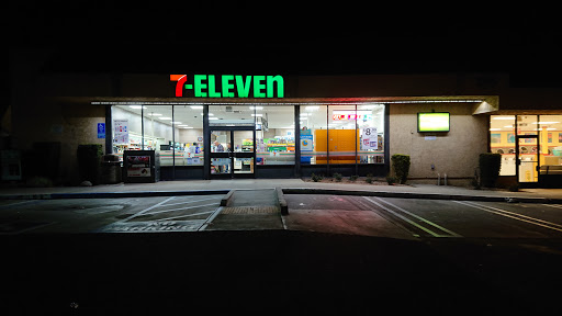 7-Eleven, 295 W Central Ave, Brea, CA 92821, USA, 