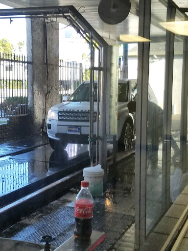 Car Wash «Ventura Car Wash», reviews and photos, 13320 Ventura Blvd, Sherman Oaks, CA 91423, USA