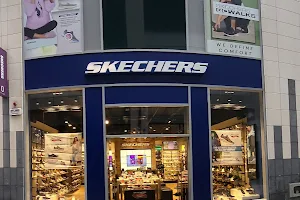 Skechers image