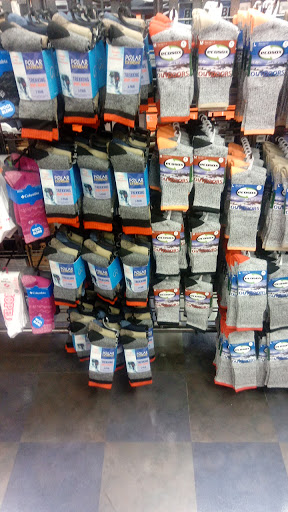 Sporting Goods Store «Big 5 Sporting Goods - McMinnville», reviews and photos, 2525 OR-99W, McMinnville, OR 97128, USA