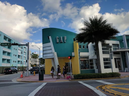 Clothing Store «Gap», reviews and photos, 673 Collins Ave, Miami Beach, FL 33139, USA