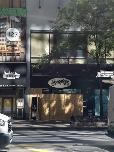 Shoe Store «Journeys», reviews and photos, 133 S State St, Chicago, IL 60603, USA