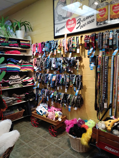 Pet Supply Store «Choppers Holistic Pet Foods», reviews and photos, 612 Regents Blvd, Fircrest, WA 98466, USA