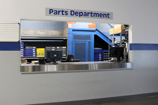 Auto Body Shop «Herb Chambers Collision Center of Braintree», reviews and photos, 75 Lundquist Dr, Braintree, MA 02184, USA