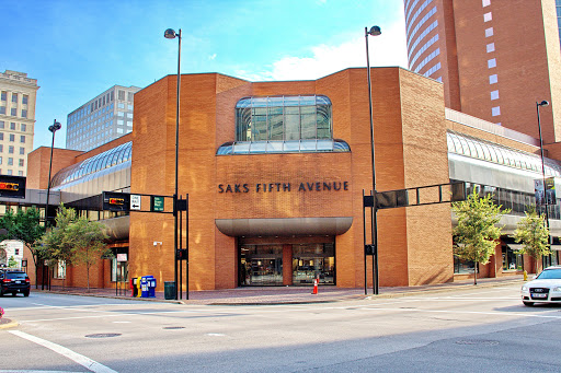 Saks Fifth Avenue, 101 W 5th St, Cincinnati, OH 45202, USA, 