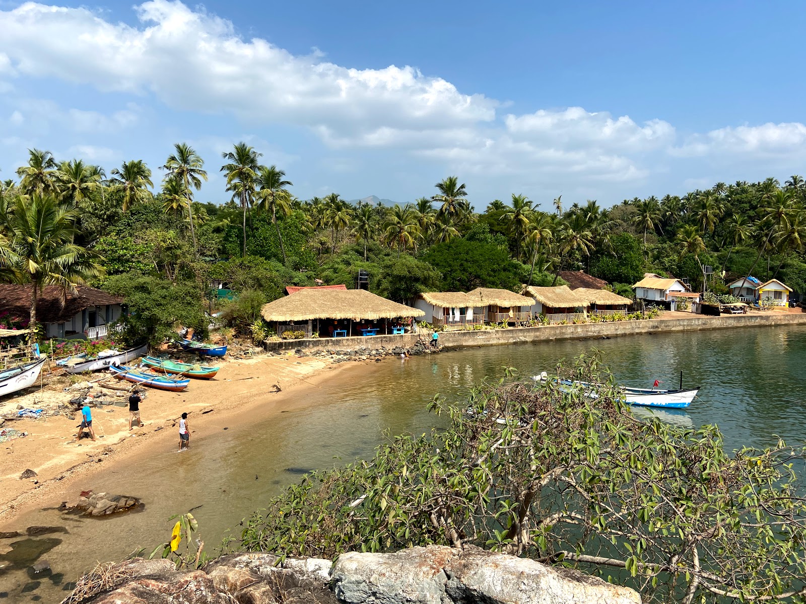 Foto de Colomb Beach com várias baías espaçosas