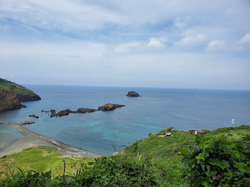 カブト岩・ミクリ岩