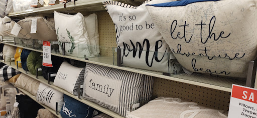 Craft Store «Hobby Lobby», reviews and photos, 290 Hawthorn Village Commons, Vernon Hills, IL 60061, USA