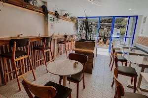 Akymbo Café Narvarte image