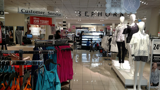 Shopping Mall «Alderwood Mall», reviews and photos, 3000 184th St SW, Lynnwood, WA 98037, USA