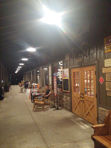 American Restaurant «Cracker Barrel Old Country Store», reviews and photos, 1735 Mallory Ln, Brentwood, TN 37027, USA