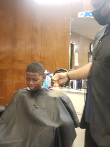 Barber Shop «Elam Barber Shop», reviews and photos, 485 S Sanford St, Pontiac, MI 48341, USA