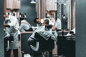 Classy Salon | صالون كلاسي للرجال image