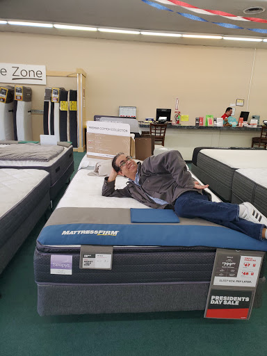 Mattress Store «Mattress Firm Arden-Arcade», reviews and photos, 2210 Arden Way, Sacramento, CA 95825, USA