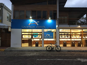 Galapagos Jewelry Store 3. Fisherman Market
