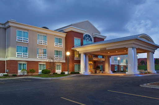 Holiday Inn Express & Suites Grand Rapids-North, an IHG Hotel