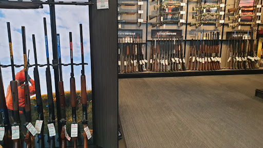 Sporting Goods Store «SCHEELS», reviews and photos, 6503 W 135th St, Overland Park, KS 66223, USA