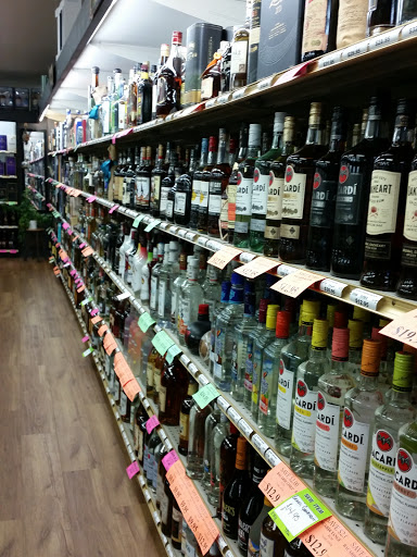 Liquor Store «Grants Pass Liquor Stores», reviews and photos, 210 SE 8th St, Grants Pass, OR 97526, USA