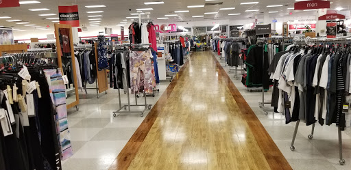 Department Store «T.J. Maxx & HomeGoods», reviews and photos, 111 Taunton St, Plainville, MA 02762, USA