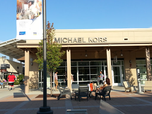 Michael Kors, 1650 Premium Outlet Blvd #1800, Aurora, IL 60502, USA, 