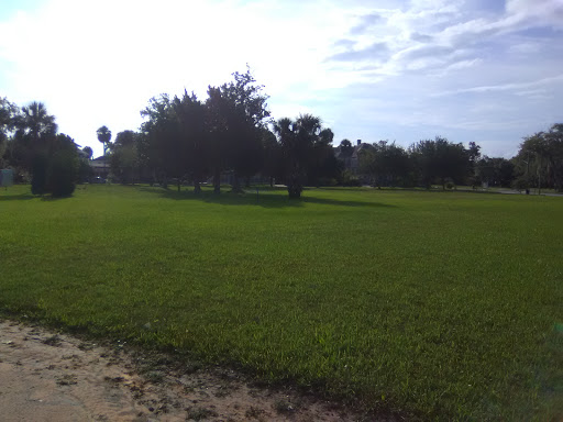 Park «Henry J. Klutho Park», reviews and photos, 204 W 3rd St, Jacksonville, FL 32206, USA