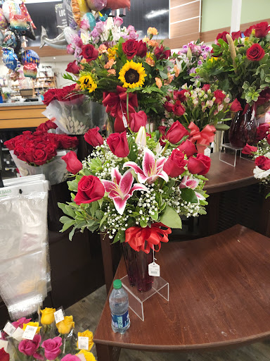 Grocery Store «Safeway», reviews and photos, 1025 Alhambra Blvd, Sacramento, CA 95816, USA