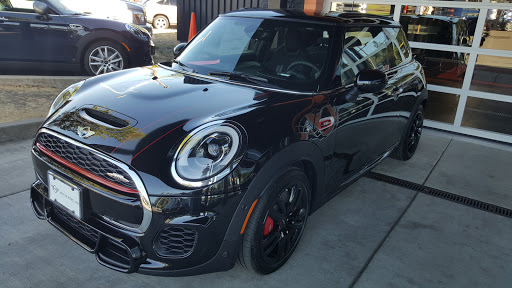 Used Car Dealer «MINI of Portland», reviews and photos, 9134 SW Canyon Rd, Portland, OR 97225, USA