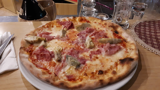 Bar Ristorante Pizzeria Al Tablé in Livinallongo del Col di Lana, Provincia di Belluno