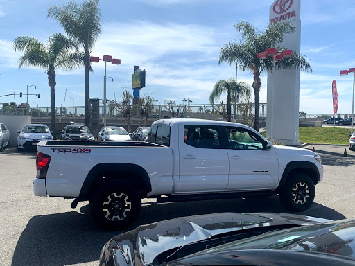 Toyota Dealer «AutoNation Toyota Buena Park», reviews and photos, 6400 Beach Blvd, Buena Park, CA 90621, USA
