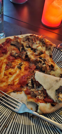 Plats et boissons du Pizzeria Leo Pizza à Kermaria-Sulard - n°2