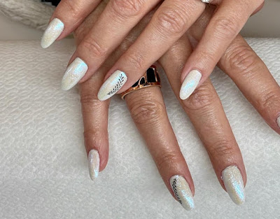 Moi Je - Bar à Ongles / Nails Bar Evian à Publier