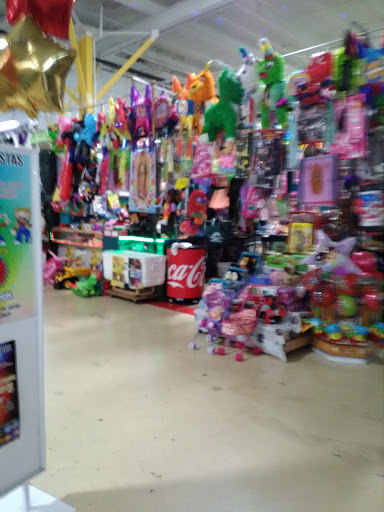 Flea Market «Fox Valley Flea Market», reviews and photos, 840 N State St, Elgin, IL 60123, USA