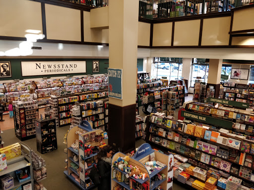 Book Store «Barnes & Noble», reviews and photos, 47 E Chicago Ave, Naperville, IL 60540, USA