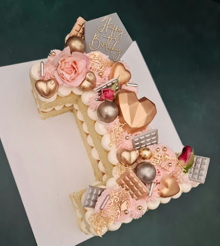 Deluxe Wedding Cakes - Bakery