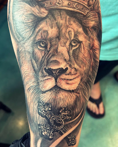 Explore simple medium tattoo ideas, creative tattoo ideas in Honolulu, available at Aloha Tattoo Waikiki Hilton Hawaiian Village Rainbow Bazaar