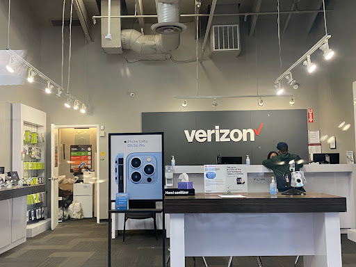 Cell Phone Store «Verizon Authorized Retailer - A Wireless», reviews and photos, 1875 S Bascom Ave #116, Campbell, CA 95008, USA