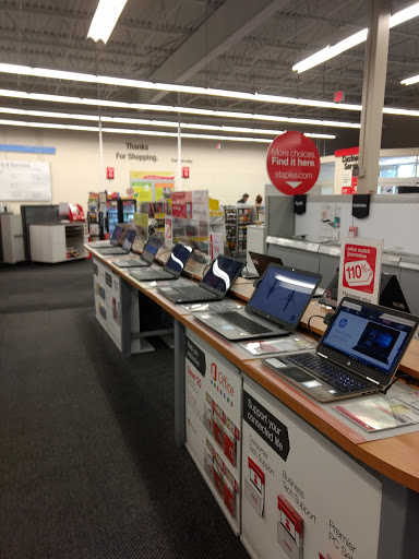 Office Supply Store «Staples», reviews and photos, 24 Maxwell Dr, Clifton Park, NY 12065, USA