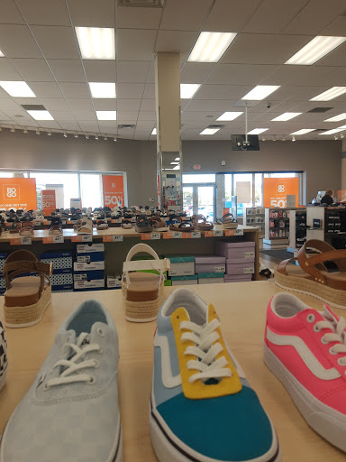 Shoe Store «Rack Room Shoes», reviews and photos, 1985 E Main St #1, Spartanburg, SC 29307, USA