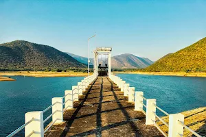 Puzhuthikuttai Dam image