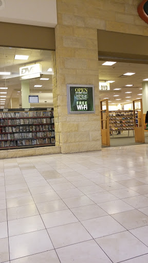 Book Store «Barnes & Noble Booksellers Clackamas Town Ctr Mall», reviews and photos, 12000 SE 82nd Ave, Portland, OR 97086, USA