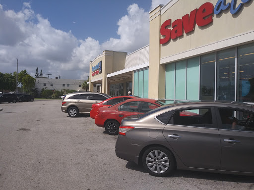 Grocery Store «Save-A-Lot», reviews and photos, 2420 N Dixie Hwy, Hollywood, FL 33020, USA