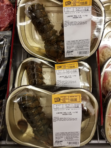 Grocery Store «Giant Food Stores», reviews and photos, 2104 Van Reed Rd, West Lawn, PA 19609, USA