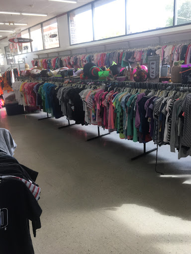 Thrift Store «Value World», reviews and photos, 11900 Detroit Ave, Lakewood, OH 44107, USA
