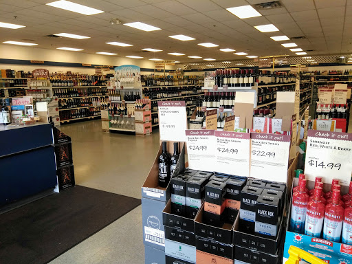 Liquor Store «Dowingtown Wine & Spirits», reviews and photos, 861 E Lancaster Ave, Downingtown, PA 19335, USA