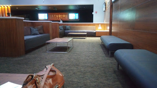 Movie Theater «Studio Movie Grill», reviews and photos, 2880 Holcomb Bridge Rd, Alpharetta, GA 30022, USA