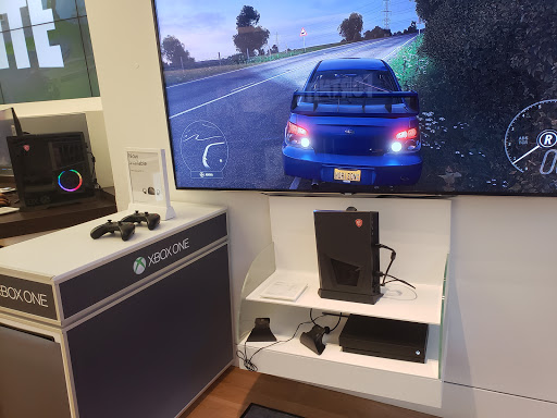 Computer Store «Microsoft Store - Tysons Corner Center», reviews and photos, 1961 Chain Bridge Rd, Tysons, VA 22102, USA