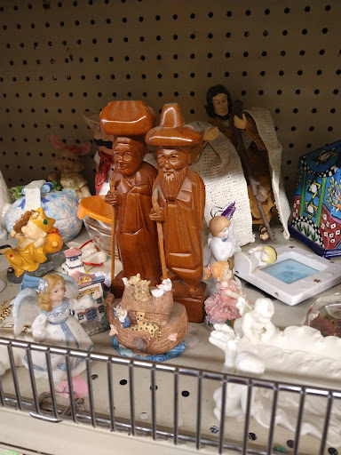 Thrift Store «Thrift Center Thrift Store», reviews and photos, 1060 El Camino Real, San Carlos, CA 94070, USA