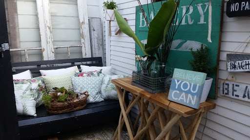 Shopping Mall «Abbot Kinney BLVD Shopping», reviews and photos, Navarre Ct, Venice, CA 90291, USA