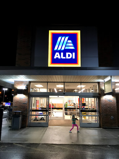 ALDI, 120 S Cleveland Massillon Rd, Akron, OH 44313, USA, 