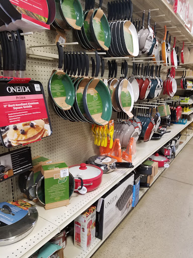 Home Goods Store «At Home», reviews and photos, 1325 N Meacham Rd, Schaumburg, IL 60173, USA